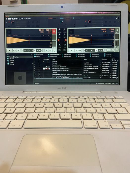 Macbook + Native Instruments Traktor Audio 2