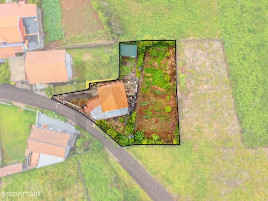 Moradia Unifamiliar com Terreno – Achadas da Cruz, Porto Moniz
