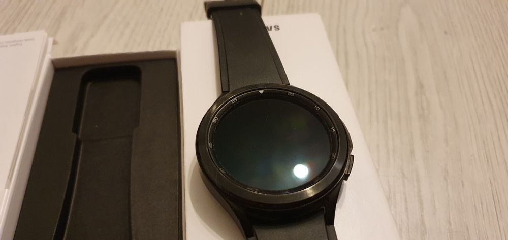 Galaxy Watch4 Classic Bluetooth (46mm) Smartwatch GWARANCJA 12.2024