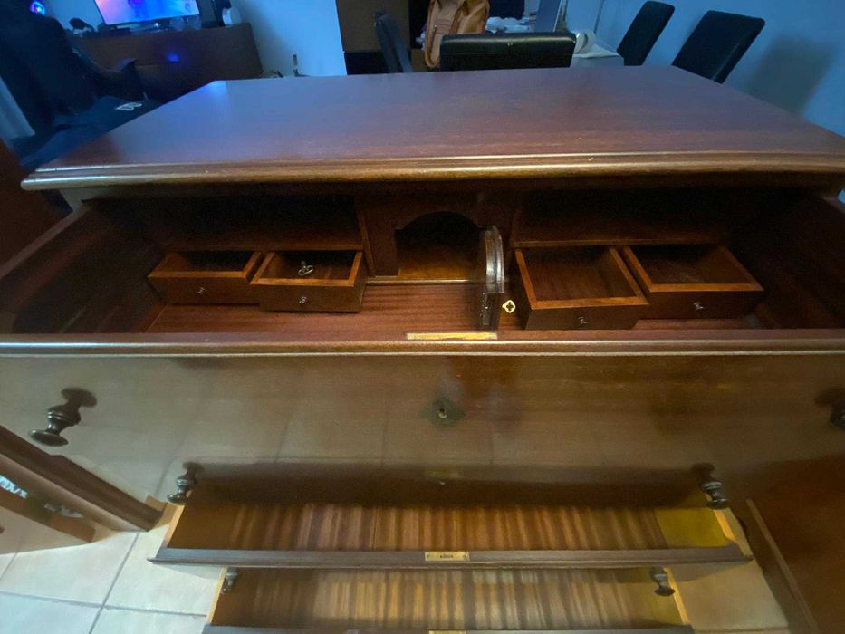 Comoda - Mogno Maciço