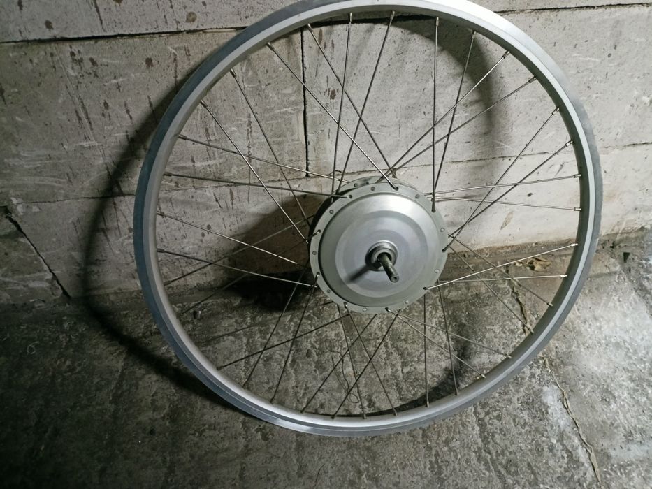 Koło roweru z silnikiem elektrycznym  28 cali
