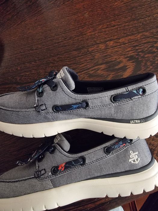 2 pares de Skechers on go