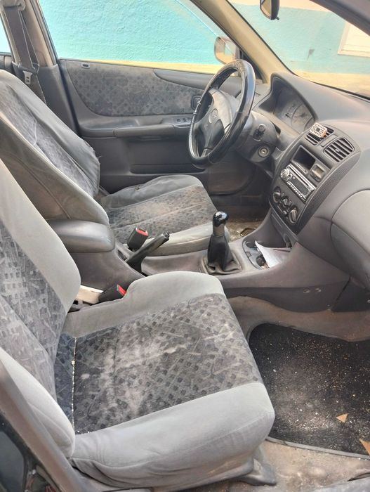 Mazda 323f para despachar