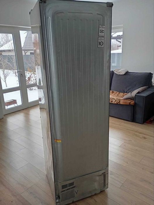 Продам інверторний холодильник LG GW-B469BLCM (б/в)