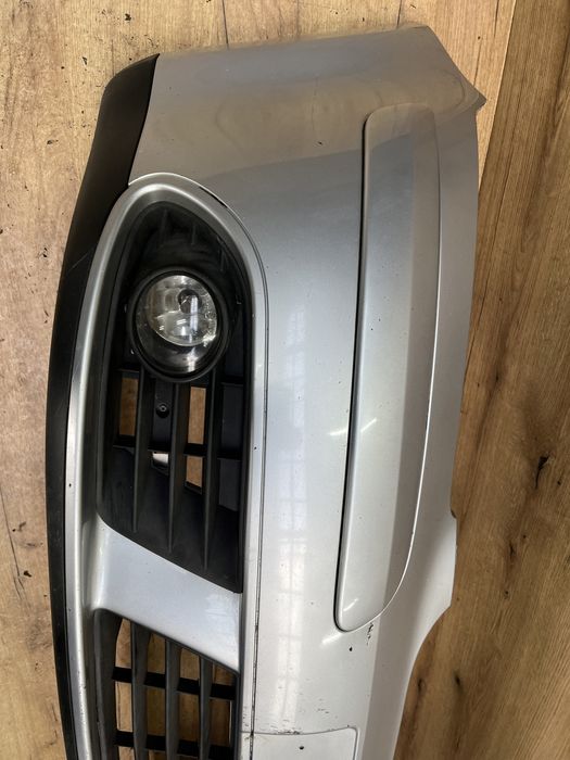 Zderzak przedni Golf 5 Plus kolor LA7W