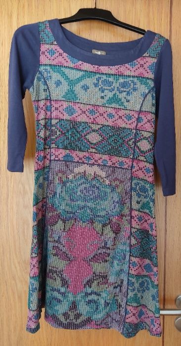 vestido marca SURKANA