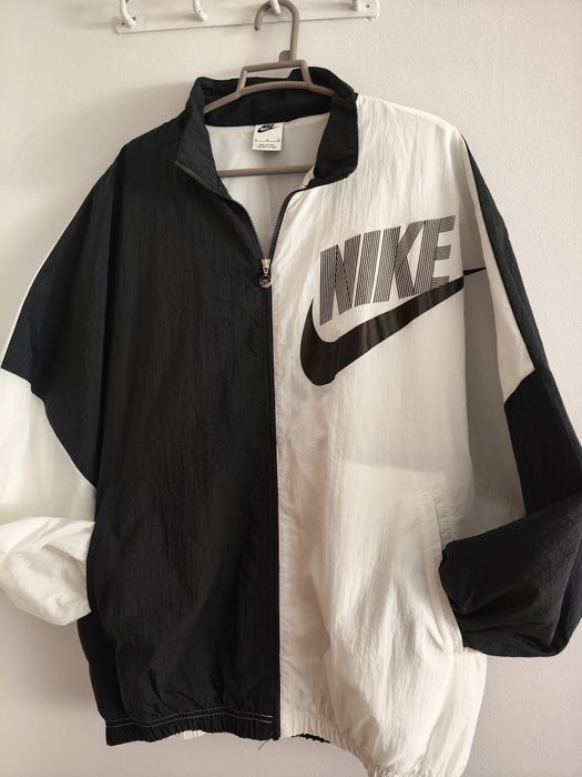 Casaco Nike preto e branco, sra
