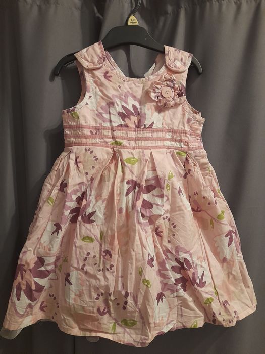 Sprzedam różowa sukieneczke w kwiatki marki next r.98