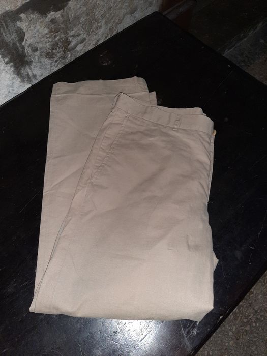 Calças beje bxl...