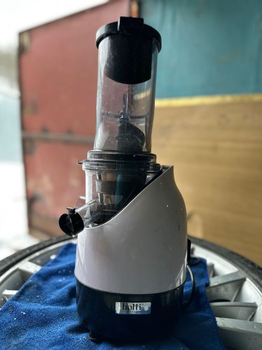 Соковижималка Botti GS-131L