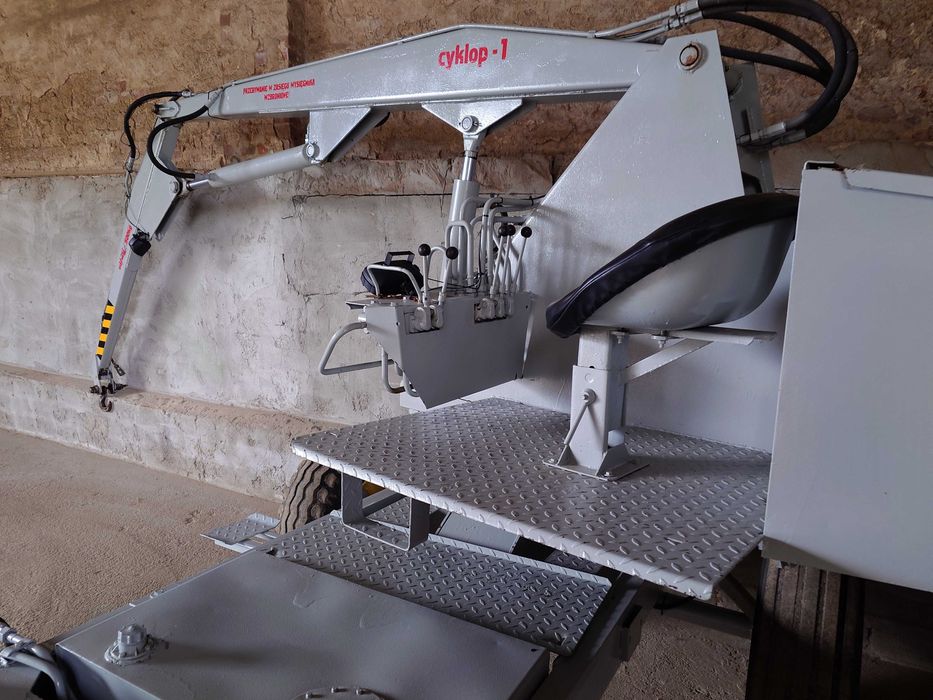 Ładowacz Cyklop t214