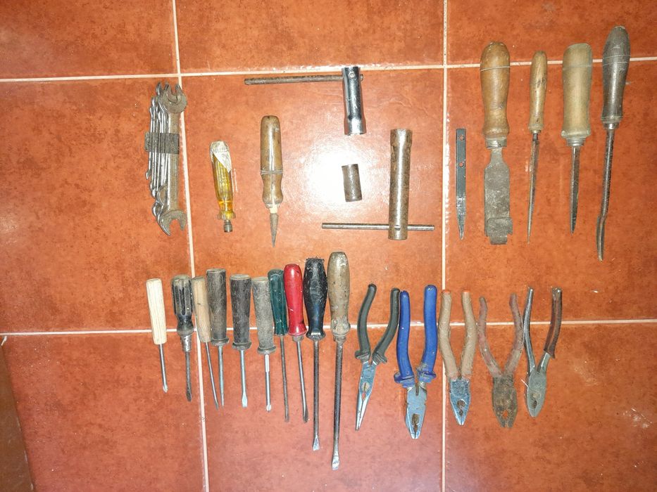 Ferramenta    variada64861845072514121