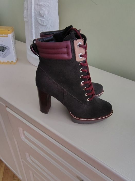 Ботильони замшеві нові