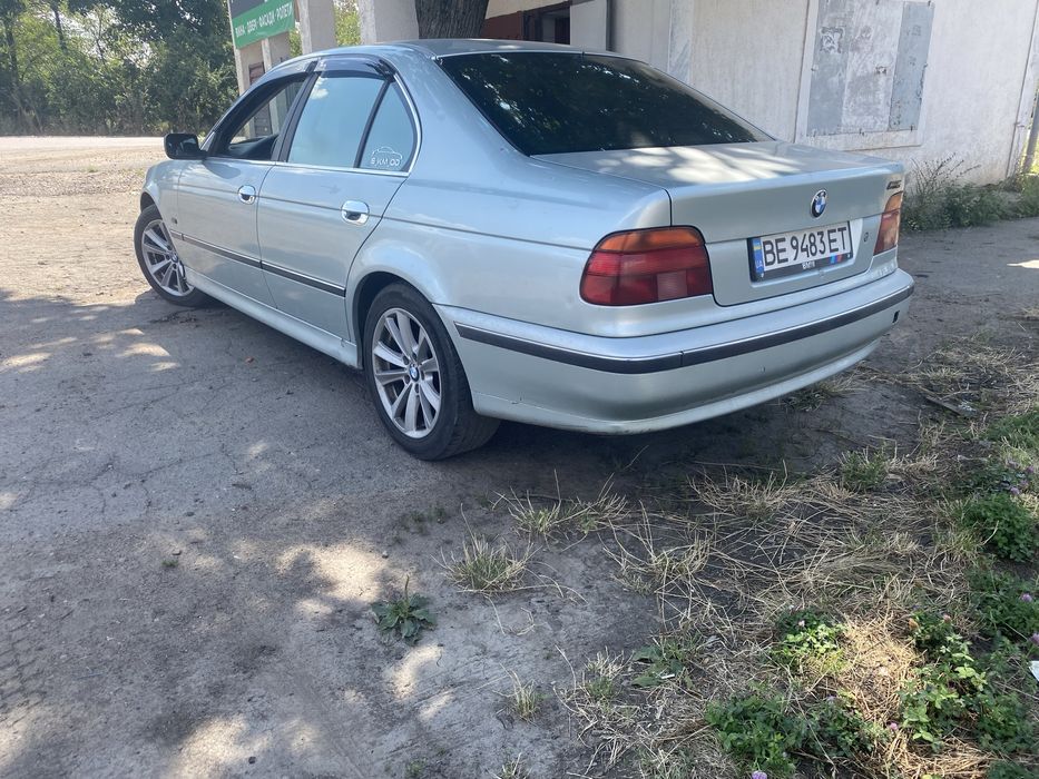 Продам BMW E39 520і