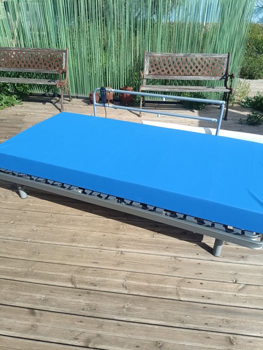 Cama eléctrica tripartida