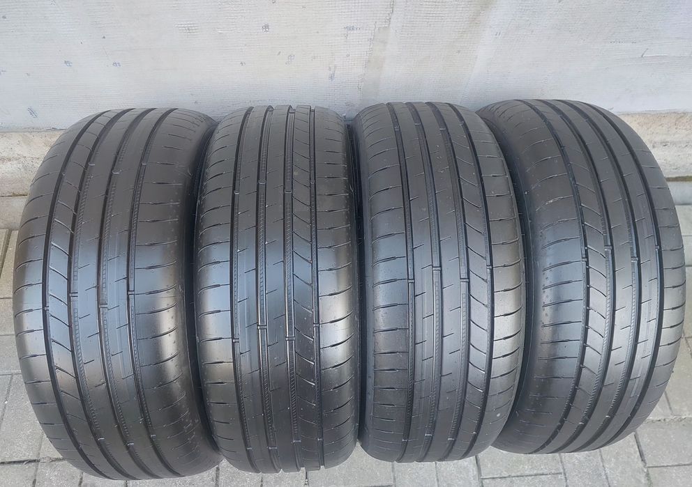 Шини  r18  215-50  Goodyear  2024 рік як Нові