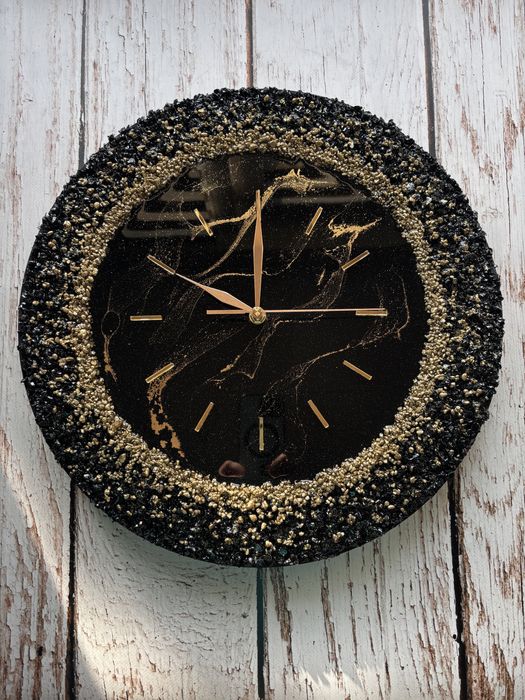 Zegar w stylu Glamour czerń i złoto żywica