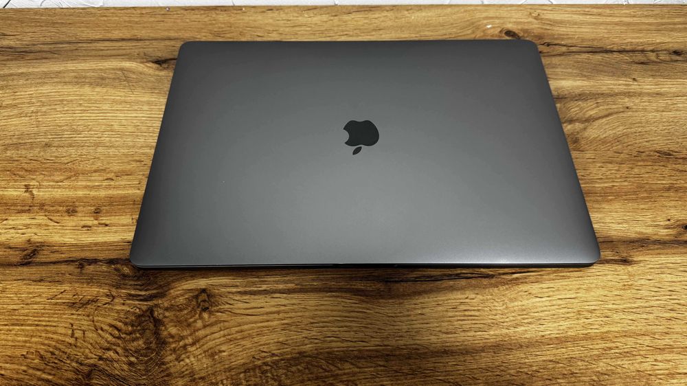 MacBook Pro 16 A2141 – i7 2.6GHz, 16GB RAM, 500GB SSD