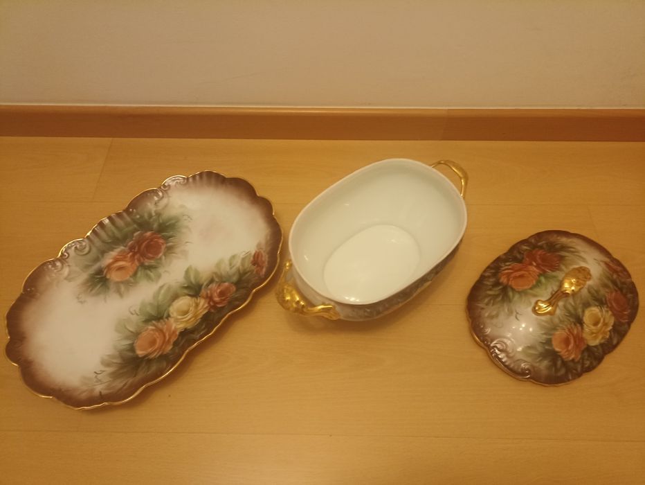 Terrina + Prato, da "Vista Alegre" Porcelana, pintados à mão