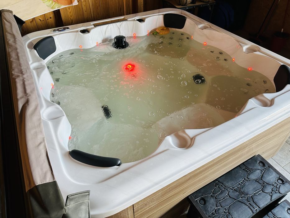 Jacuzzi wanna ogrodowa z hydromasażem