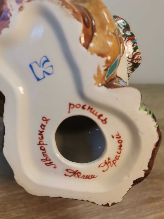 Маша и медведь. Фарфоровая статуэтка.