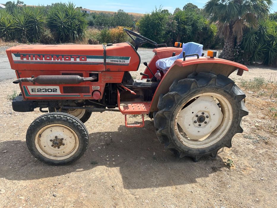 Trator em bom estado a futionar entrega hoje