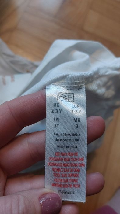 Tshirt z brokatowy napisem