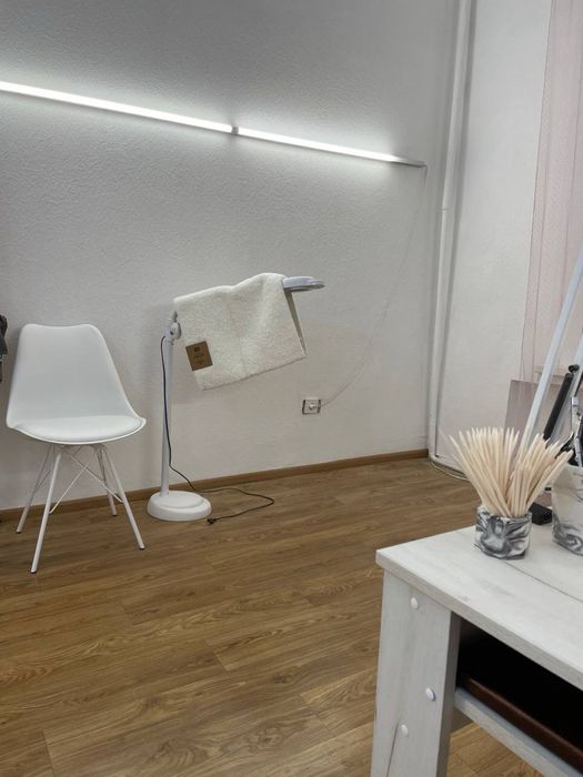 Здається кабінет у центрі міста!