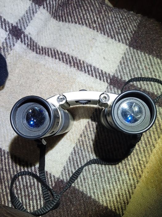 Компактный бинокль ,,Bushnell''