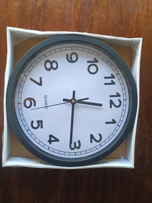 NOVO Relógio de parede analógico com movimento Quartz. 30Cm diâmetro