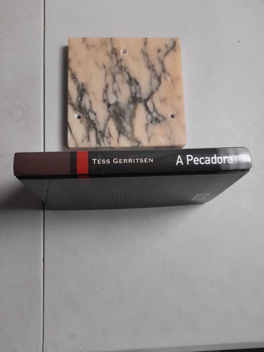 Livro Ref Par1- tess gerritsen - a pecadora