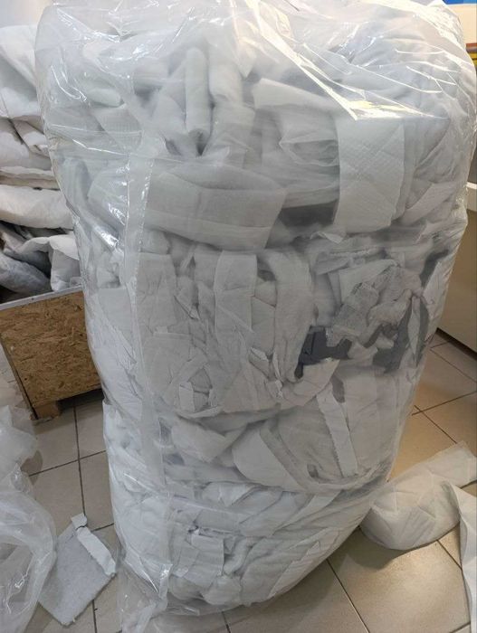 Обрізки тканини для наповлення чи рукоділля