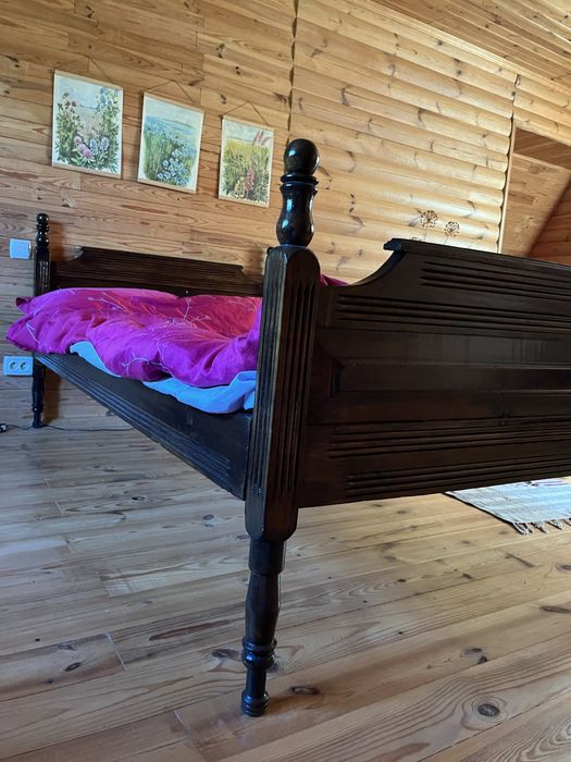 Ліжко з дерева