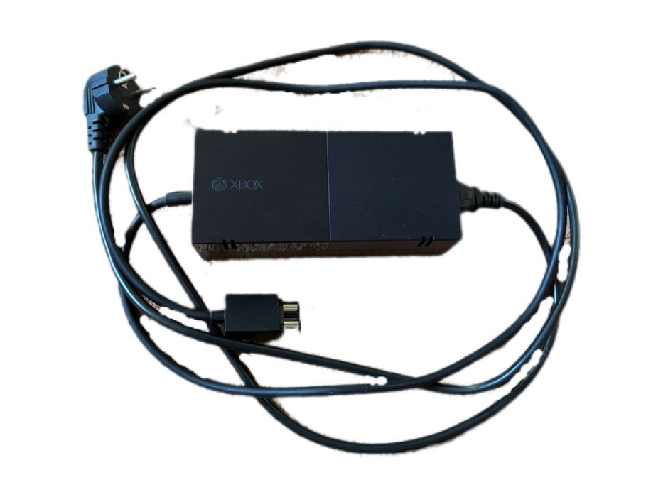 Xbox One + pad + zasilacz – sprawny, gotowy do grania