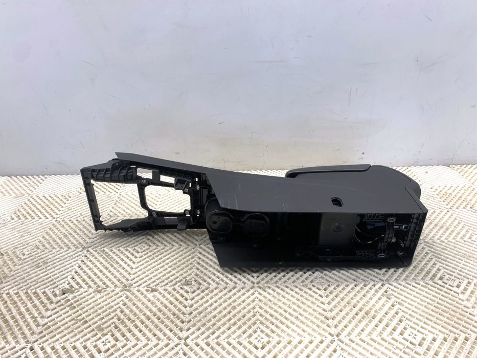 TUNEL ŚRODKOWY VW PASSAT B8 Sedan/Limuzyna 3G1863241C KONSOLA