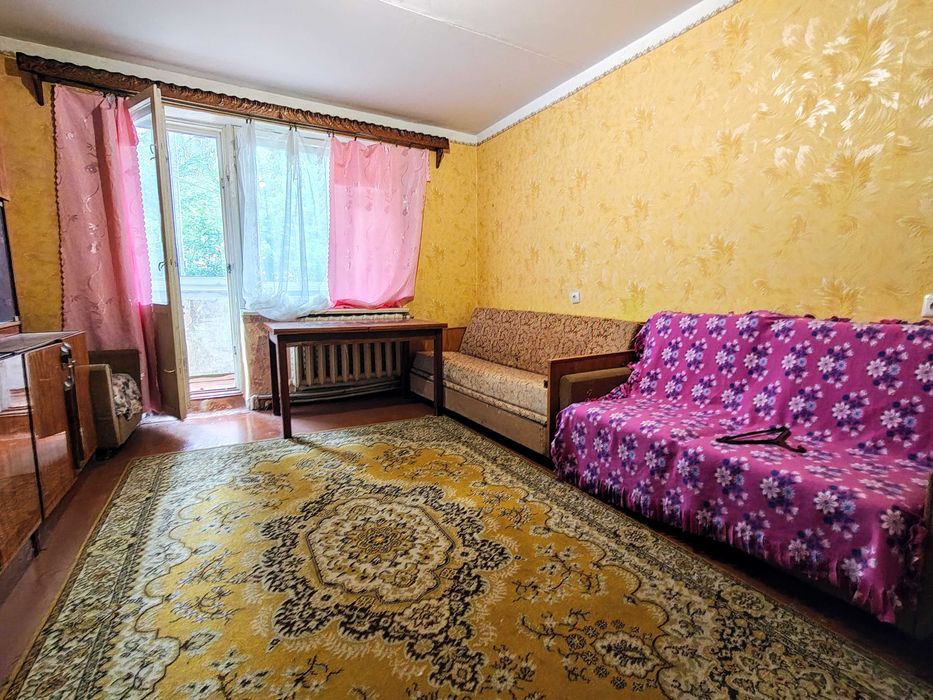 Велика трикімнатна квартира з автономним опаленням на Базарчику.