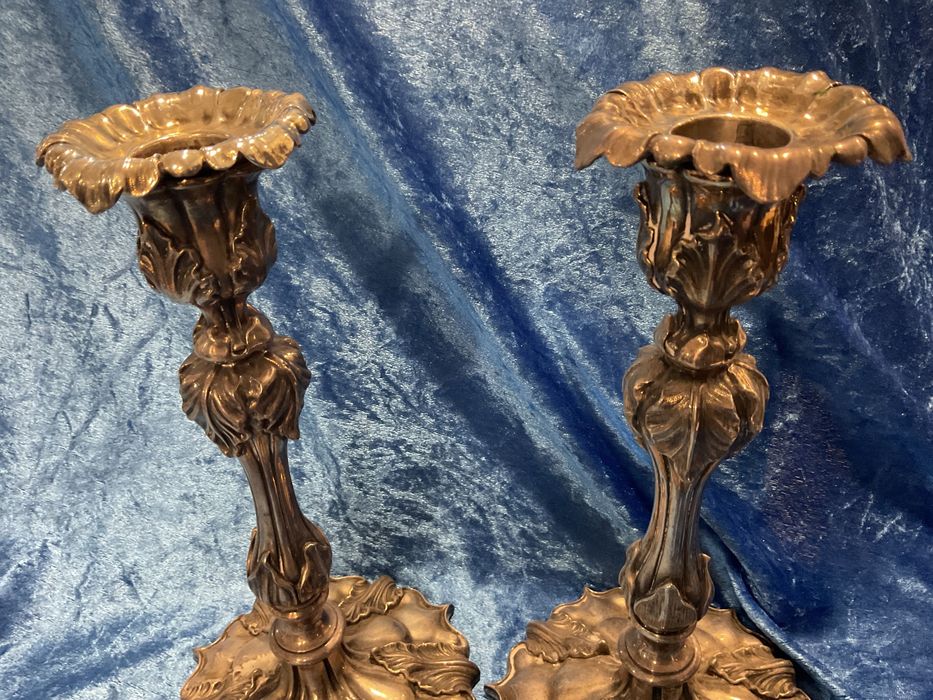 Par de candelabros casquinha inglesa com 26 cm ,anúncios abaixo