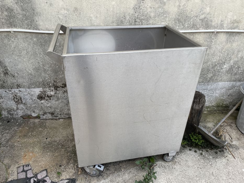 Cuba em inox usada para despache rapido