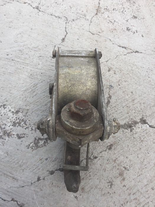 Продам крюк монтажный на тельфер