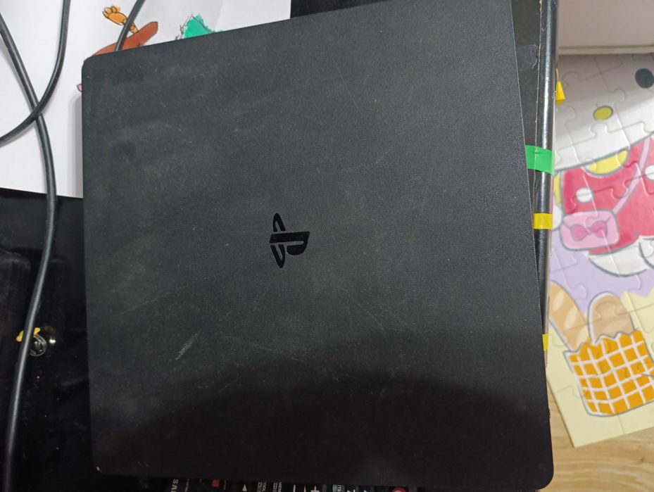 Konsola PlayStation 4 dysk 1tb ps4 2 pady