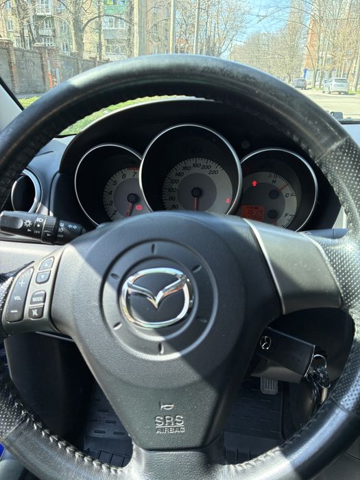 Продам Mazda 3 1.6л