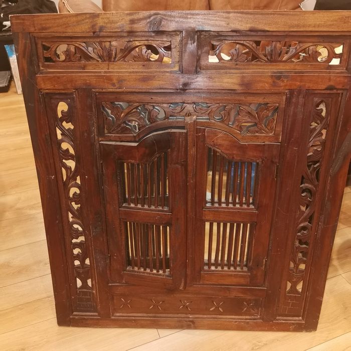 Kolonialne drewniane lustro ścienne