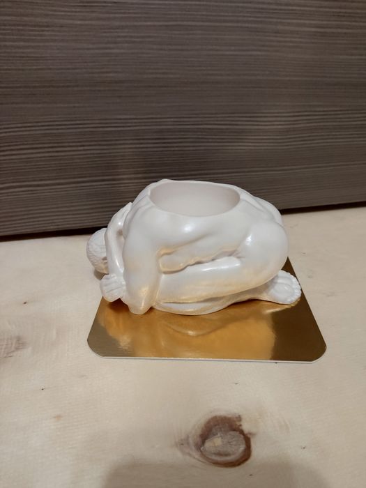 Фигурка гипсовая. Кашпо. Статуэтка.