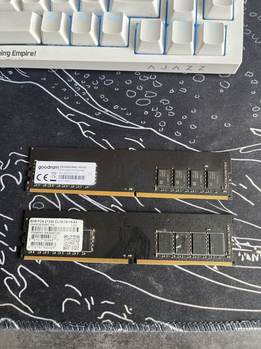 Оперативная память DDR4 16 gb 8x2 плашки