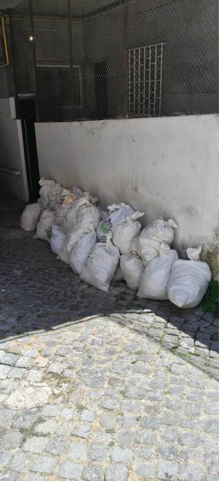 Limpeza e recolha de entulho