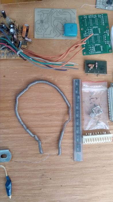 Платы, радиодетали на запчасти.