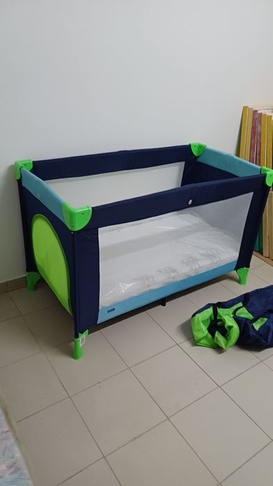 Cama bébé portatil zippy e colchão