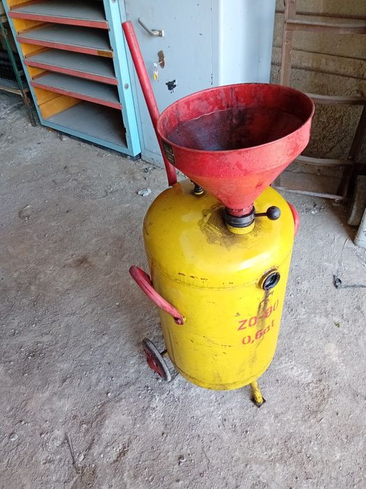 Zbiornik na olej do warsztatu