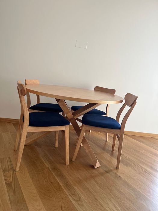 Conjunto de Mesa de Jantar com Cadeiras