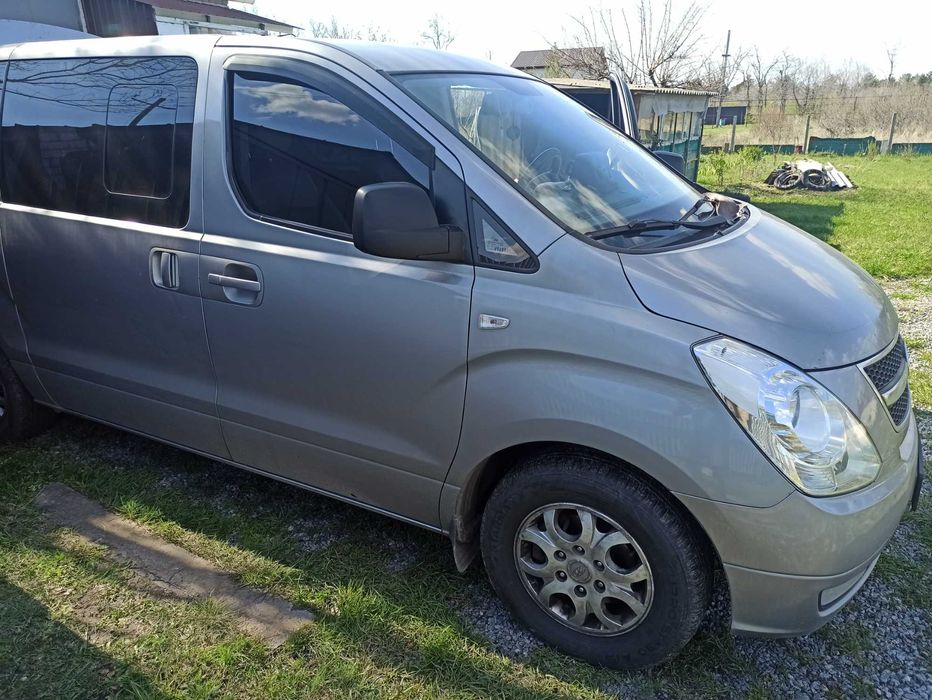 Автомобіль Hyundai Grand Starex 2012 рік